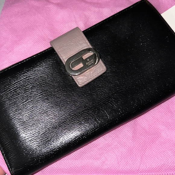 Gucci authentic black and mauve rare wallet has 7 card slots 4 pockets coin slot - Picture 12 of 12